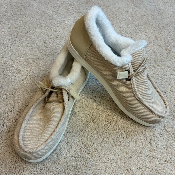 NWOT Women's Corduroy Faux Fur Slip-On Shoe Loafer Size 7 - Picture 1 of 7